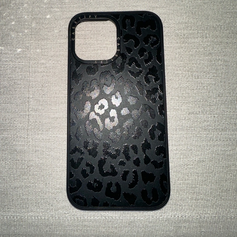 Casetify iphone 13 pro max black leopard case